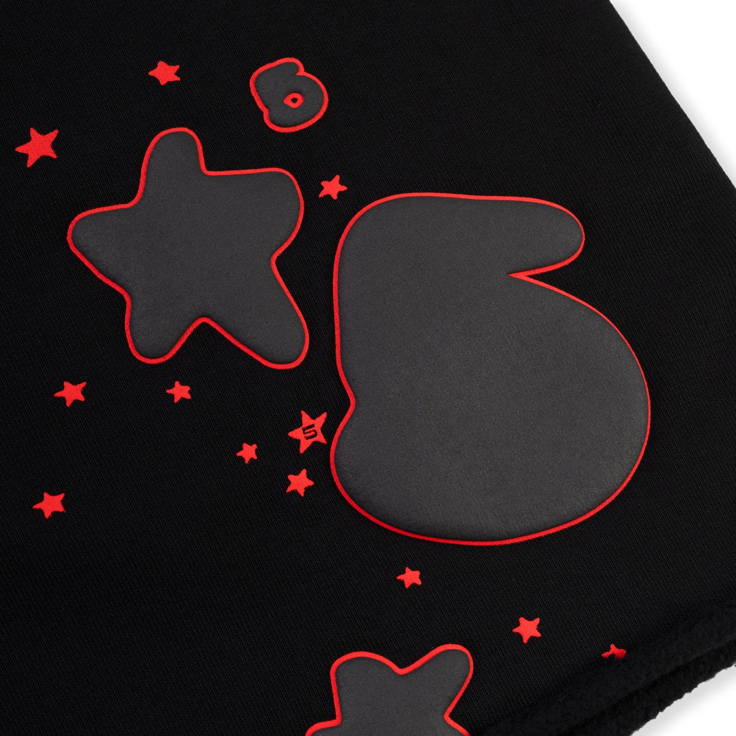 BLACK BELUGA OUTLINE SWEATSHORT