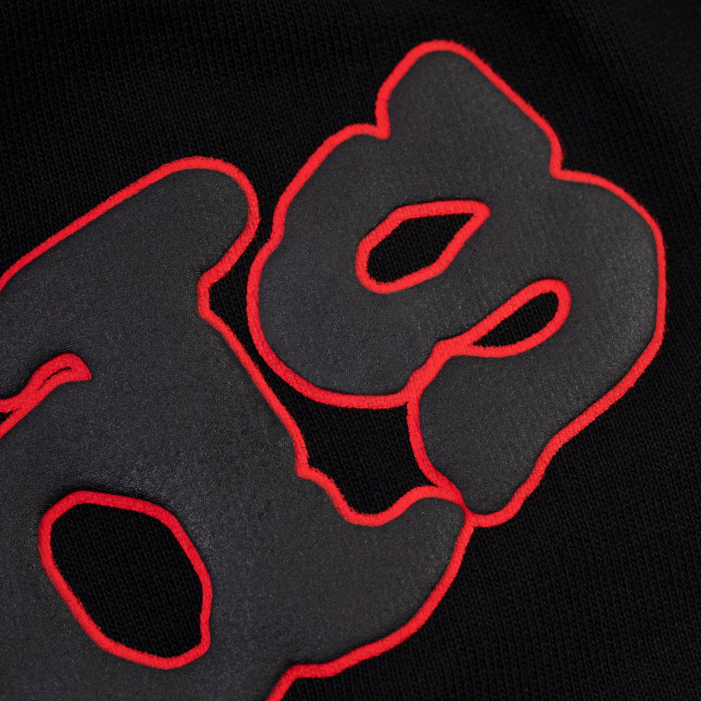 BLACK BELUGA OUTLINE SWEATSHORT