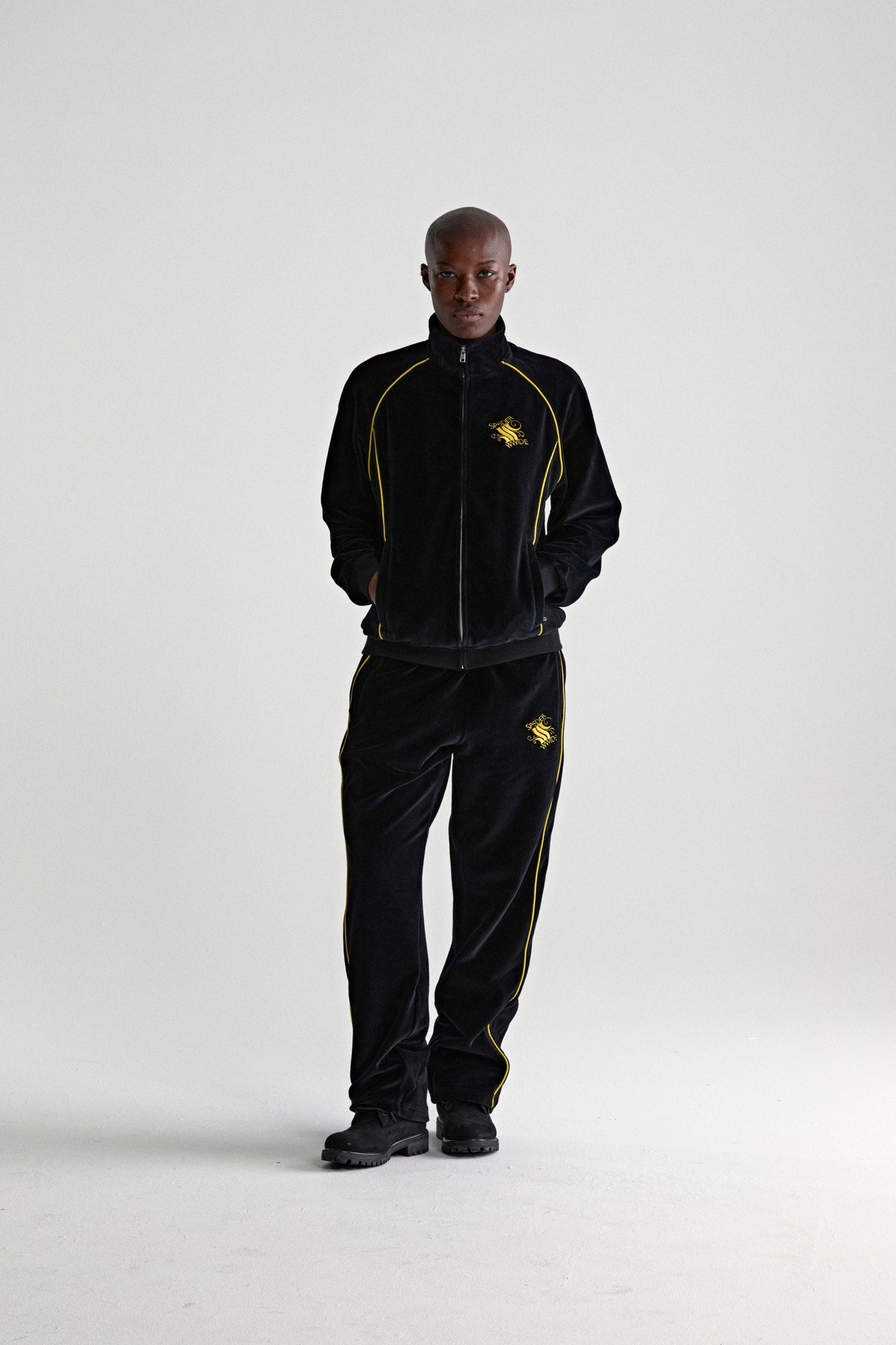 OUTLINE VELOUR TRACK JACKET ON MODEL