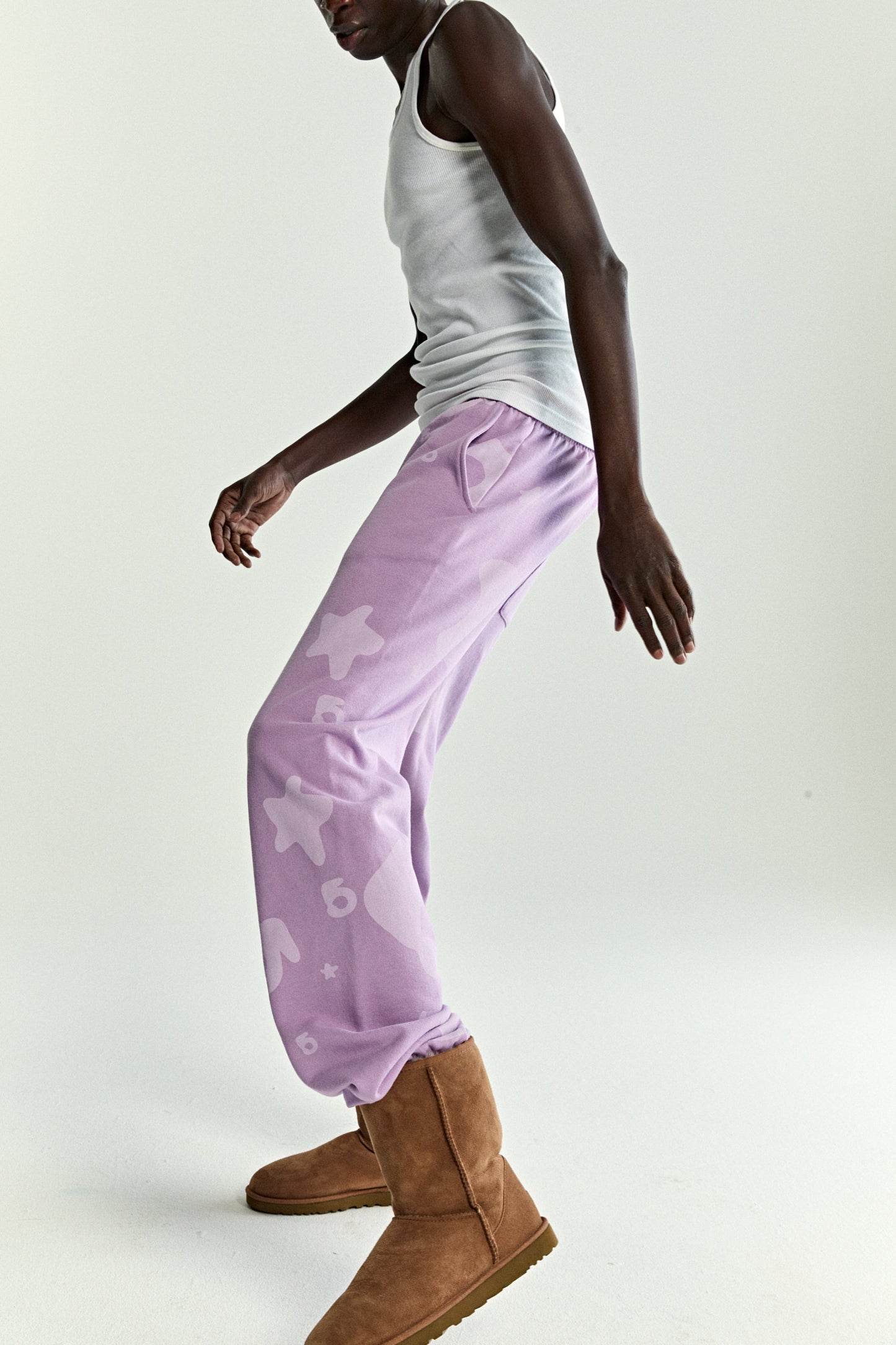 ACAI BELUGA V2 SWEATPANT ON MODEL