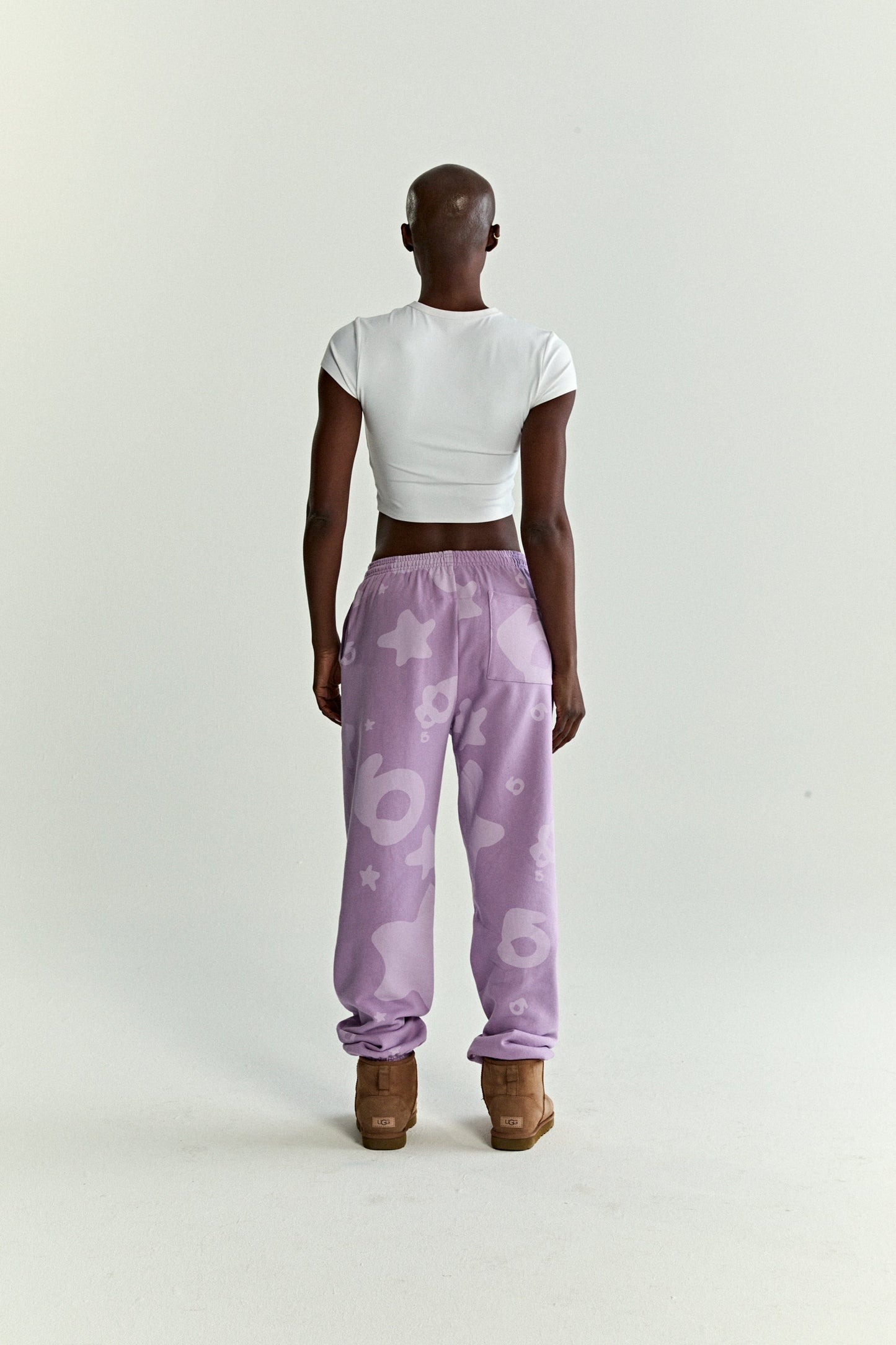 ACAI BELUGA V2 SWEATPANT ON MODEL
