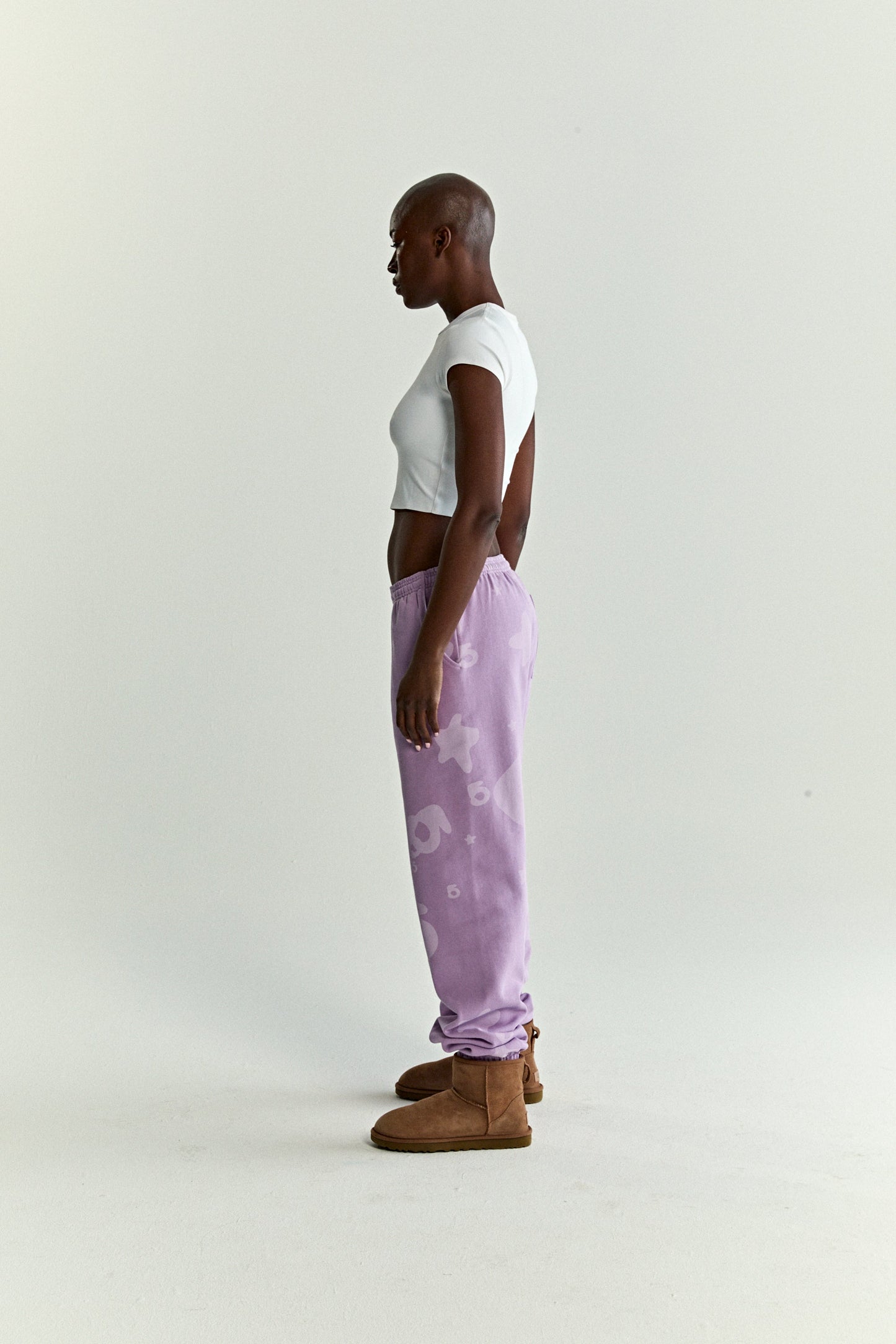 ACAI BELUGA V2 SWEATPANT ON MODEL