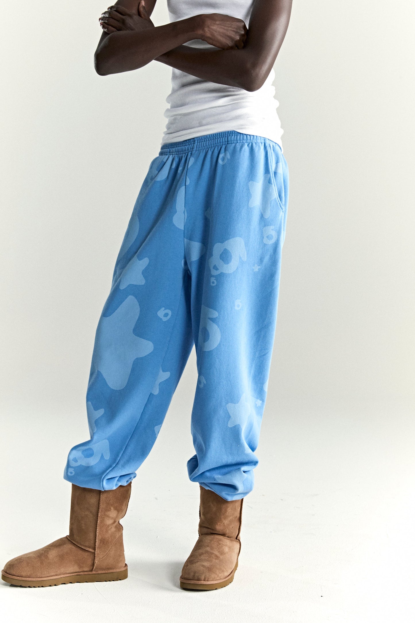 DUSTY BLUE BELUGA V2 SWEATPANT ON MODEL