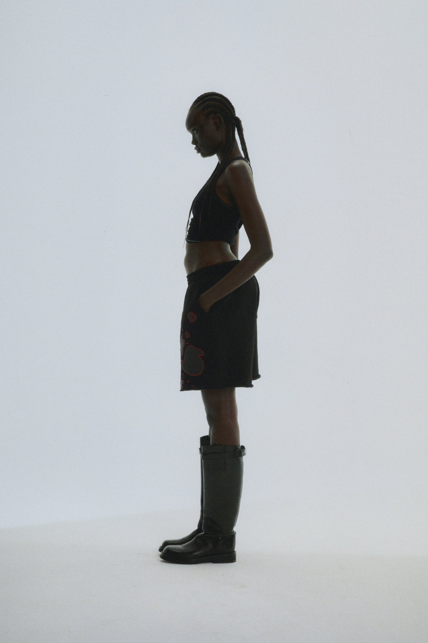 BLACK BELUGA OUTLINE SWEATSHORT ON MODEL