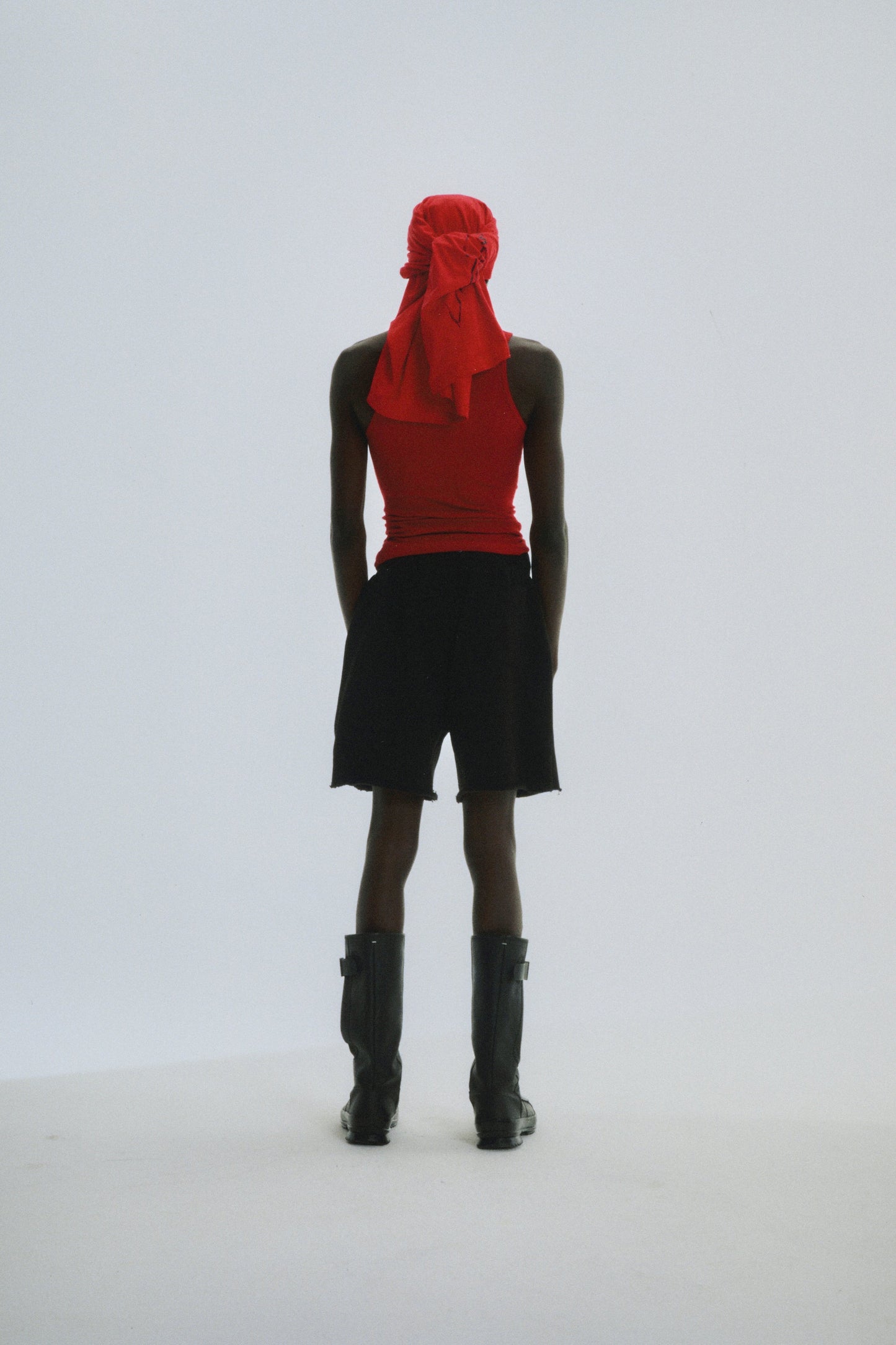BLACK BELUGA OUTLINE SWEATSHORT ON MODEL