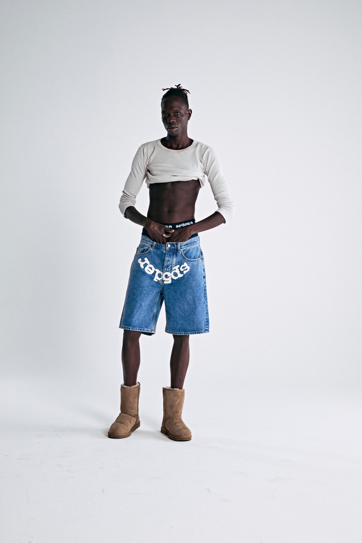 OG LOGO DENIM PATCH SHORT ON MODEL