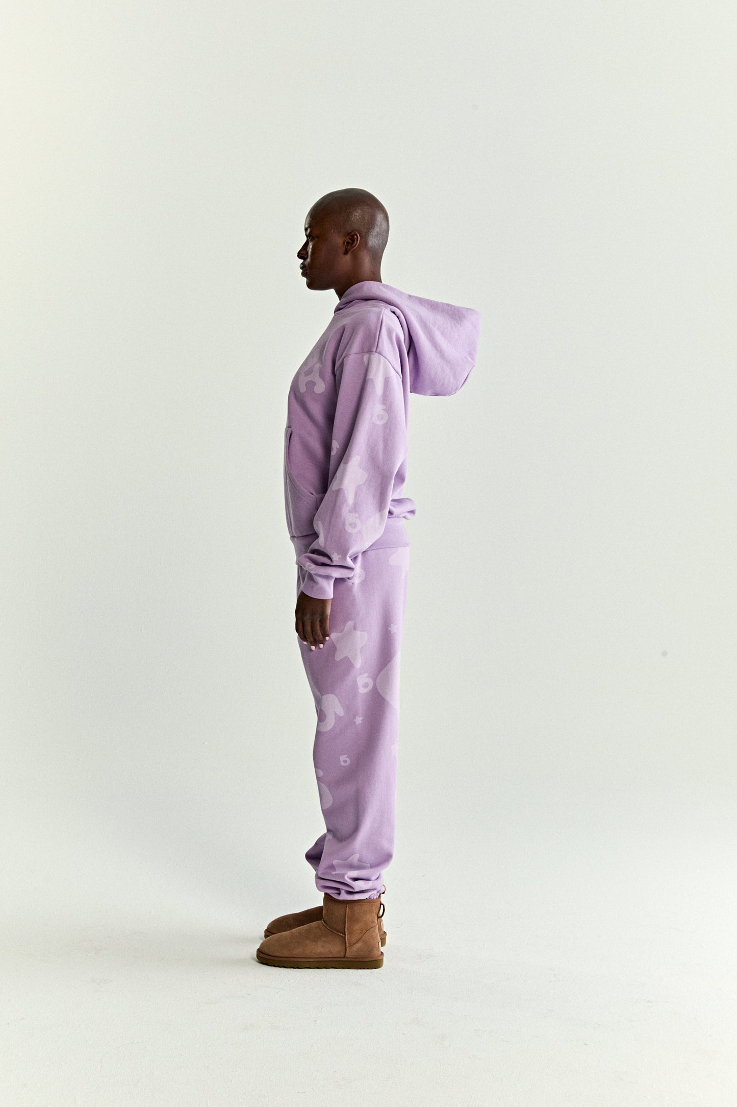 ACAI BELUGA V2 HOODIE ON MODEL