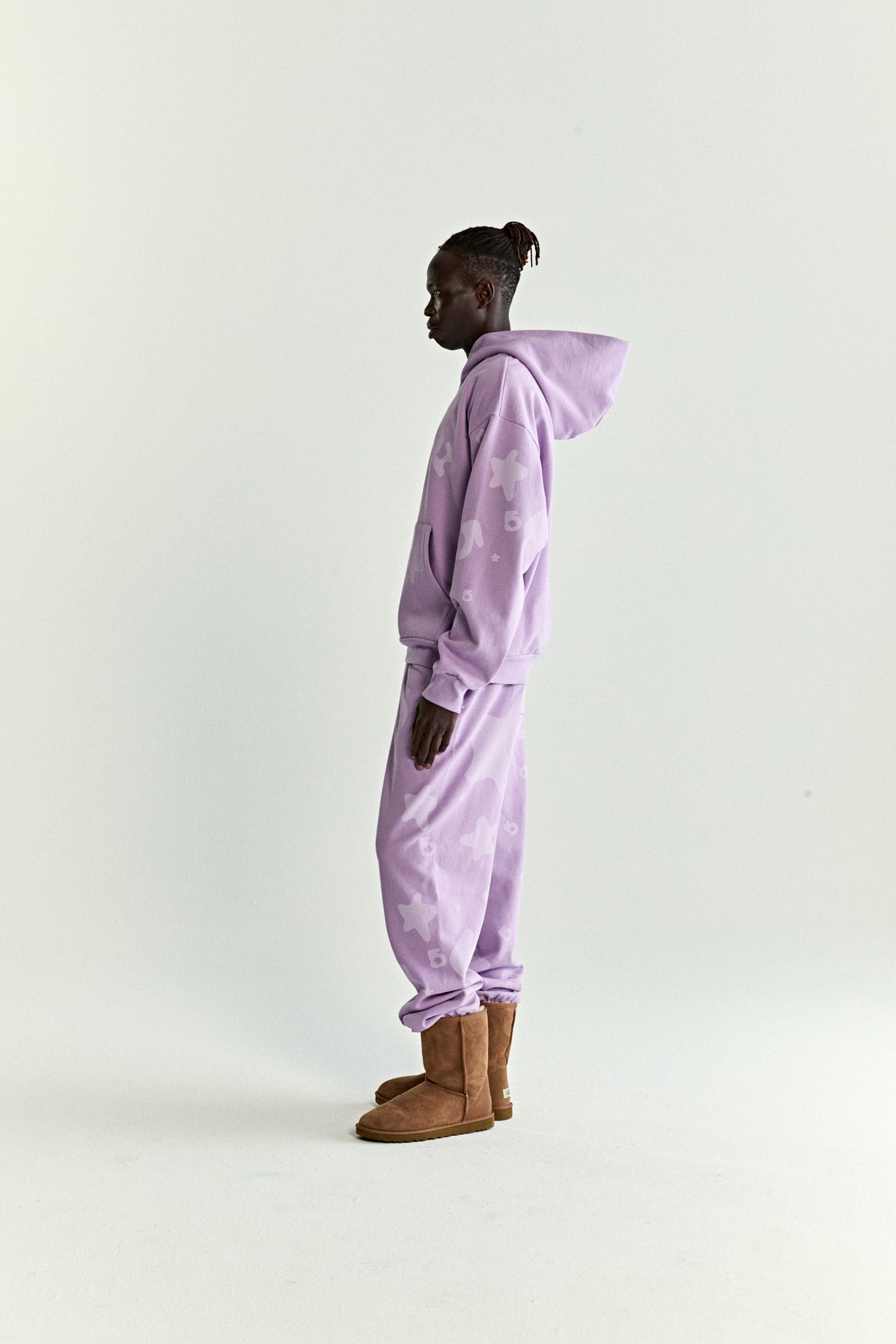 ACAI BELUGA V2 HOODIE ON MODEL