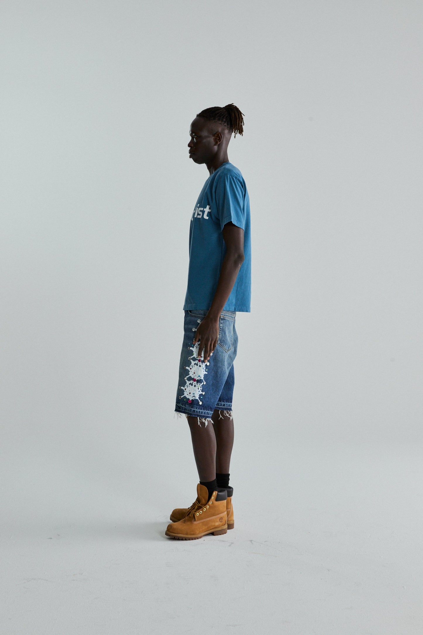 DUSTY BLUE ACTAVIST TEE ON MODEL