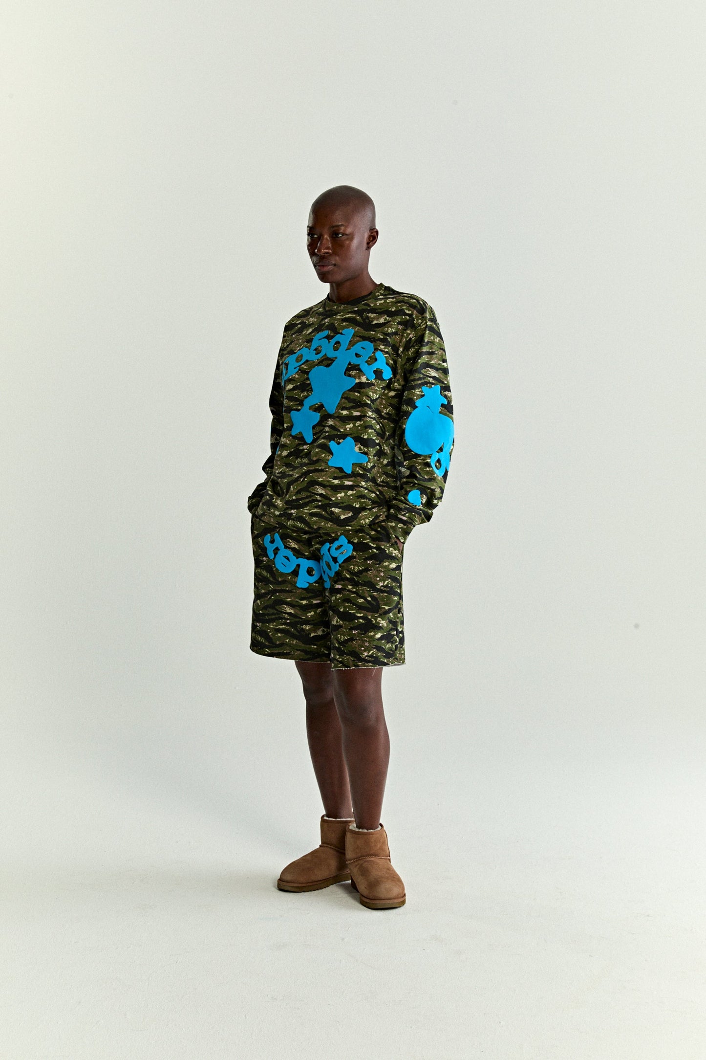 BELUGA TIGER CAMO LONGSLEEVE ON MODEL