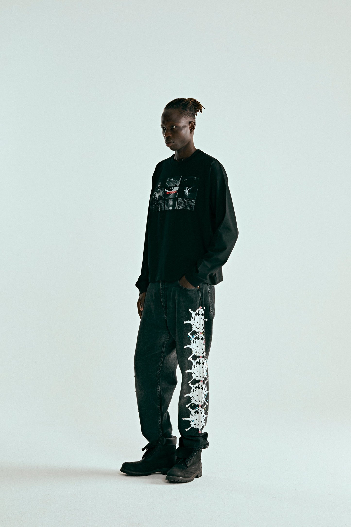 BLACK WEB MONITOR LS HW TEE ON MODEL