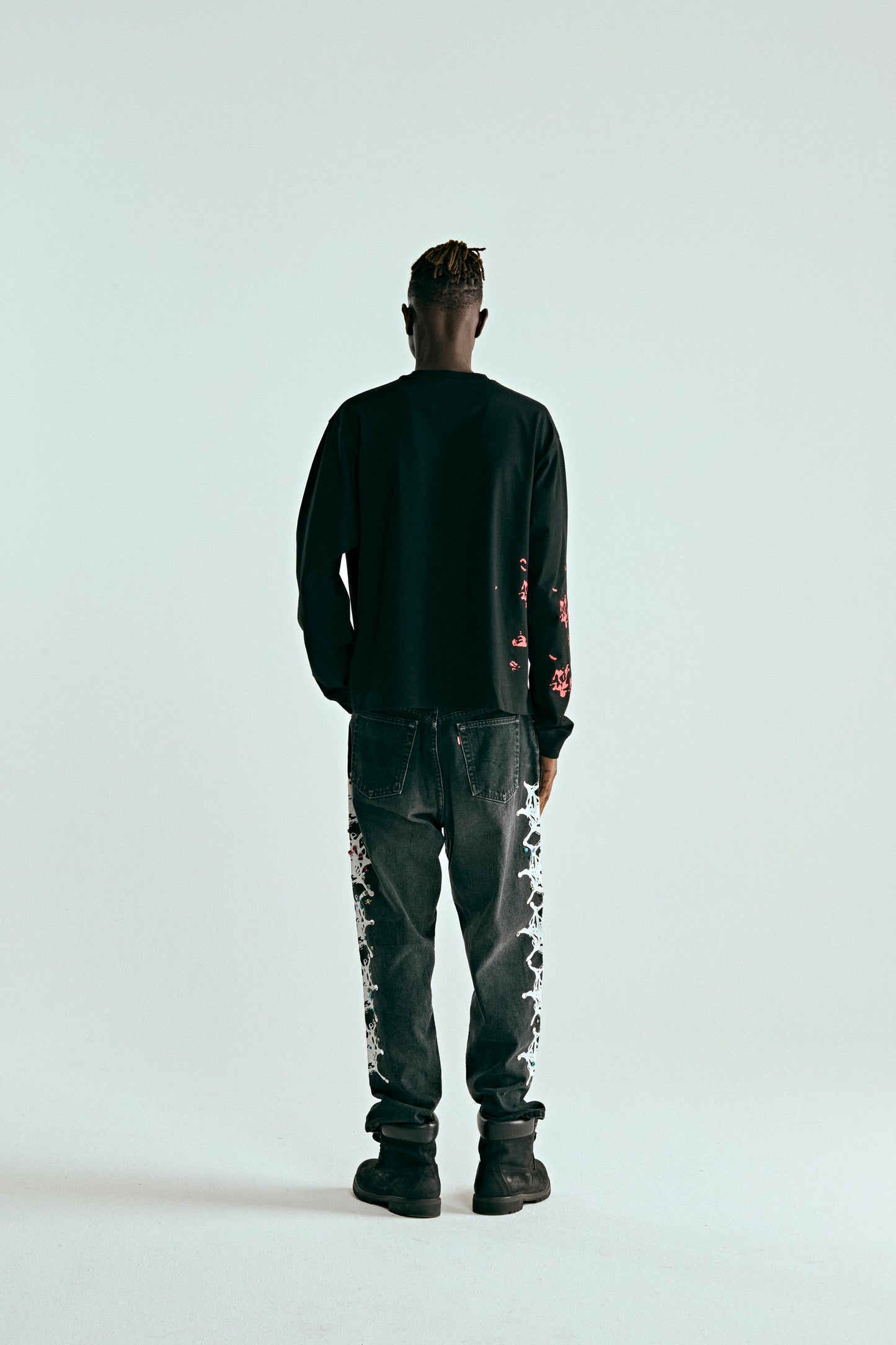 BLACK WEB MONITOR LS HW TEE ON MODEL