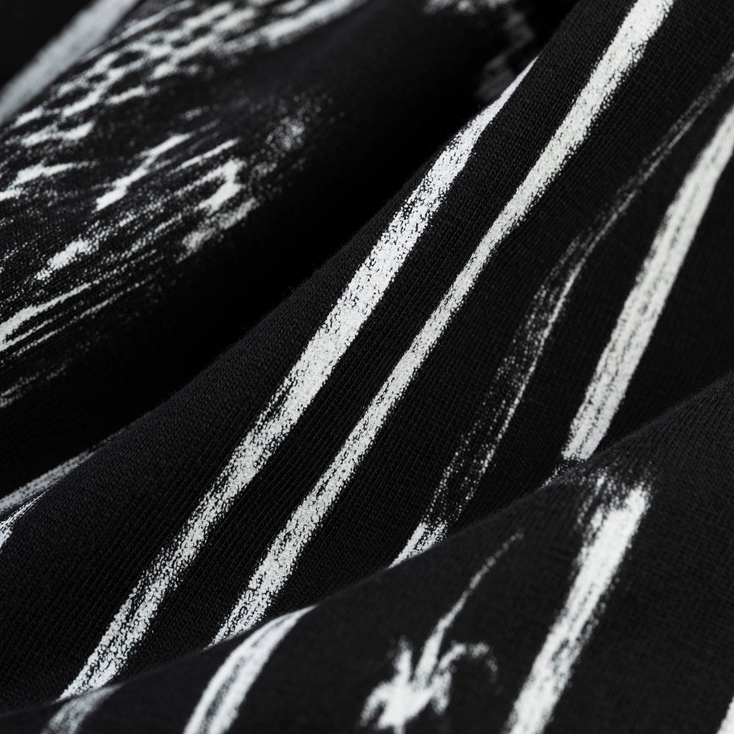 BLACK DIFFUSED COLLEGIATE TEE