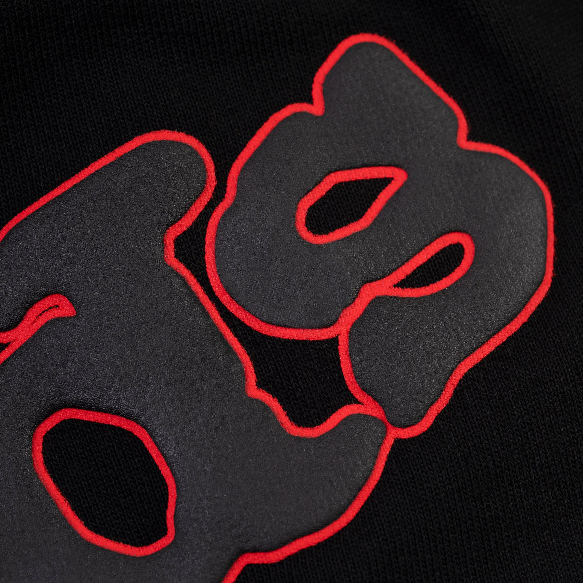 BLACK BELUGA OUTLINE SWEATSHORT