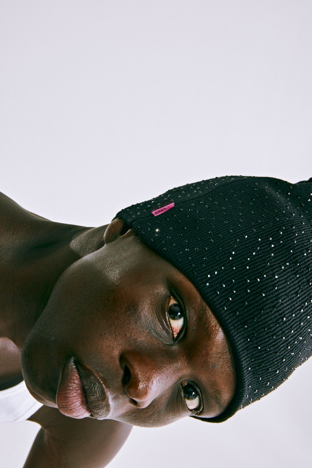 BLACK VVS SKULLY ON MODEL