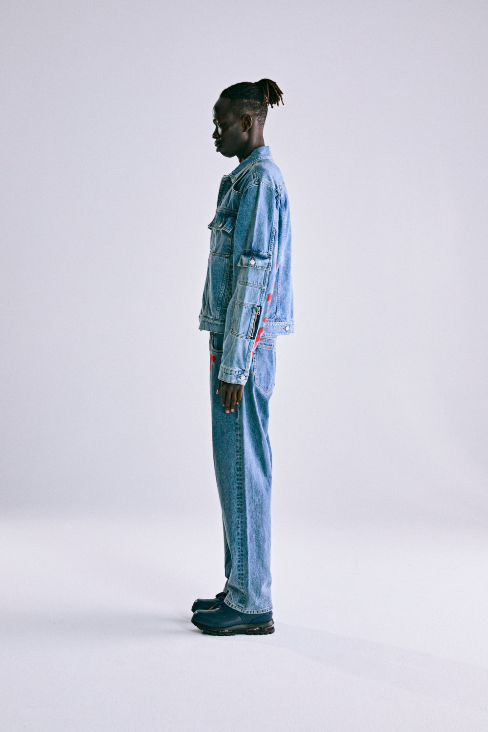 LIGHT WASH DENIM V3 TRUCK JACKET ON MODEL