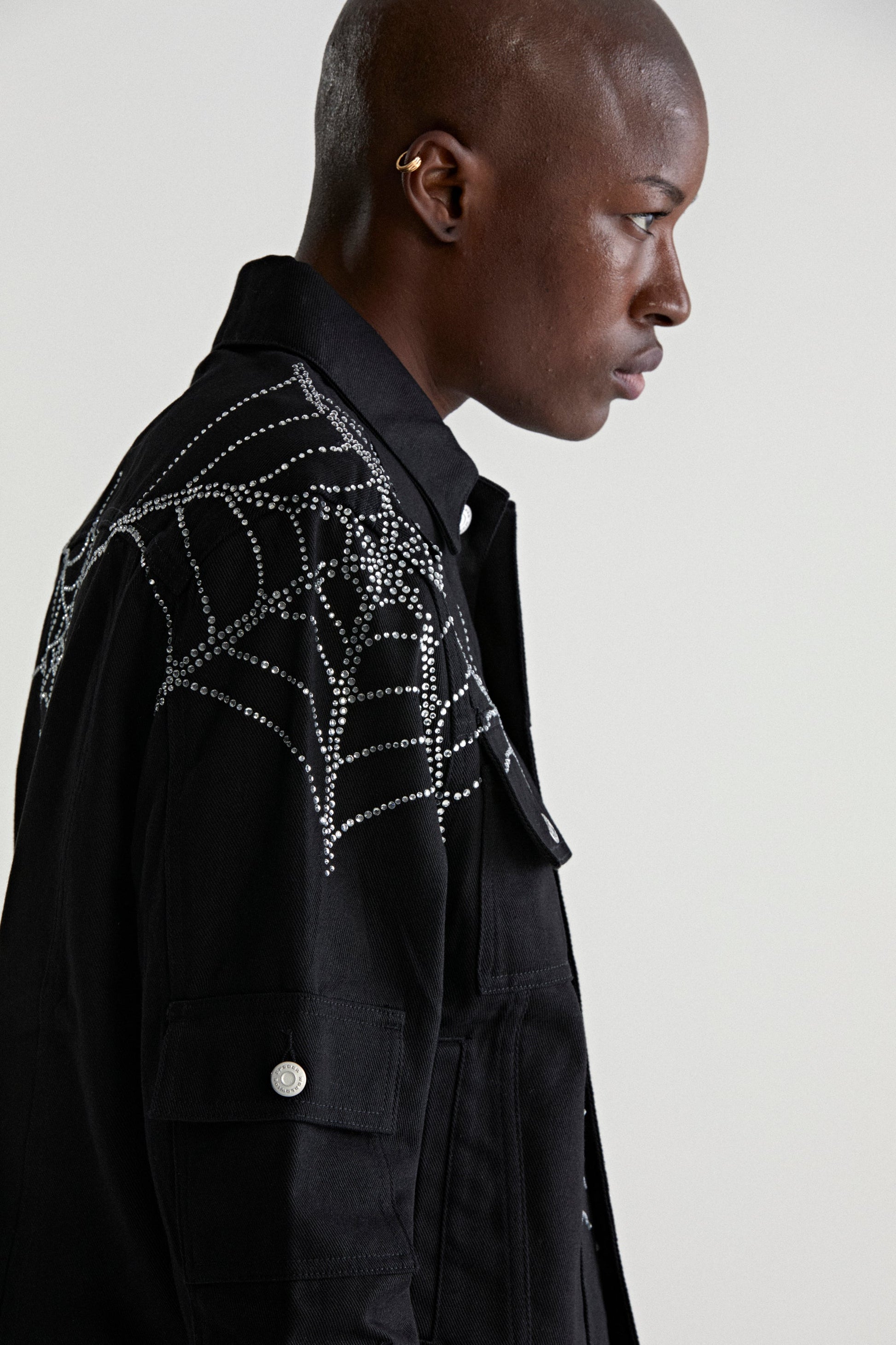 BLACK WEB DENIM CROPPED TRUCKER JACKET