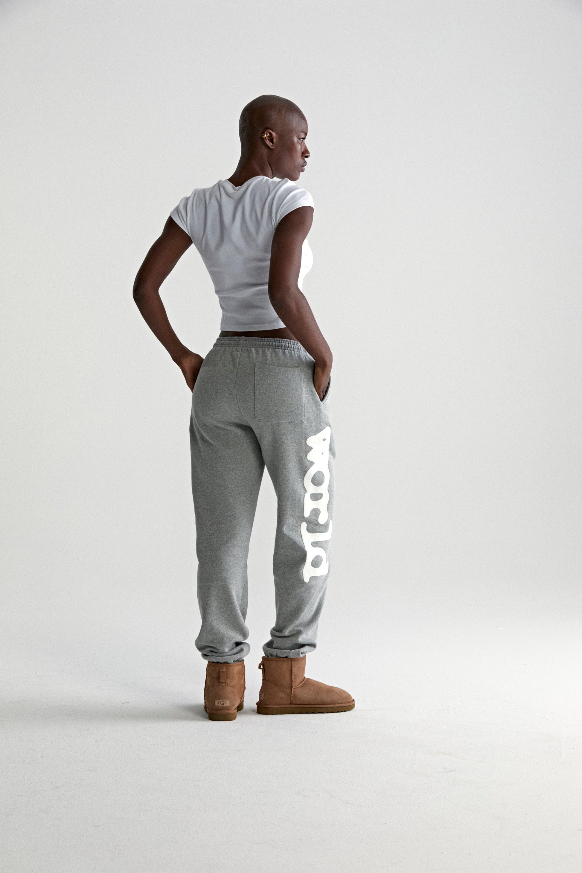 DARK HEATHER GREY BELUGA V2 SWEATPANT ON MODEL