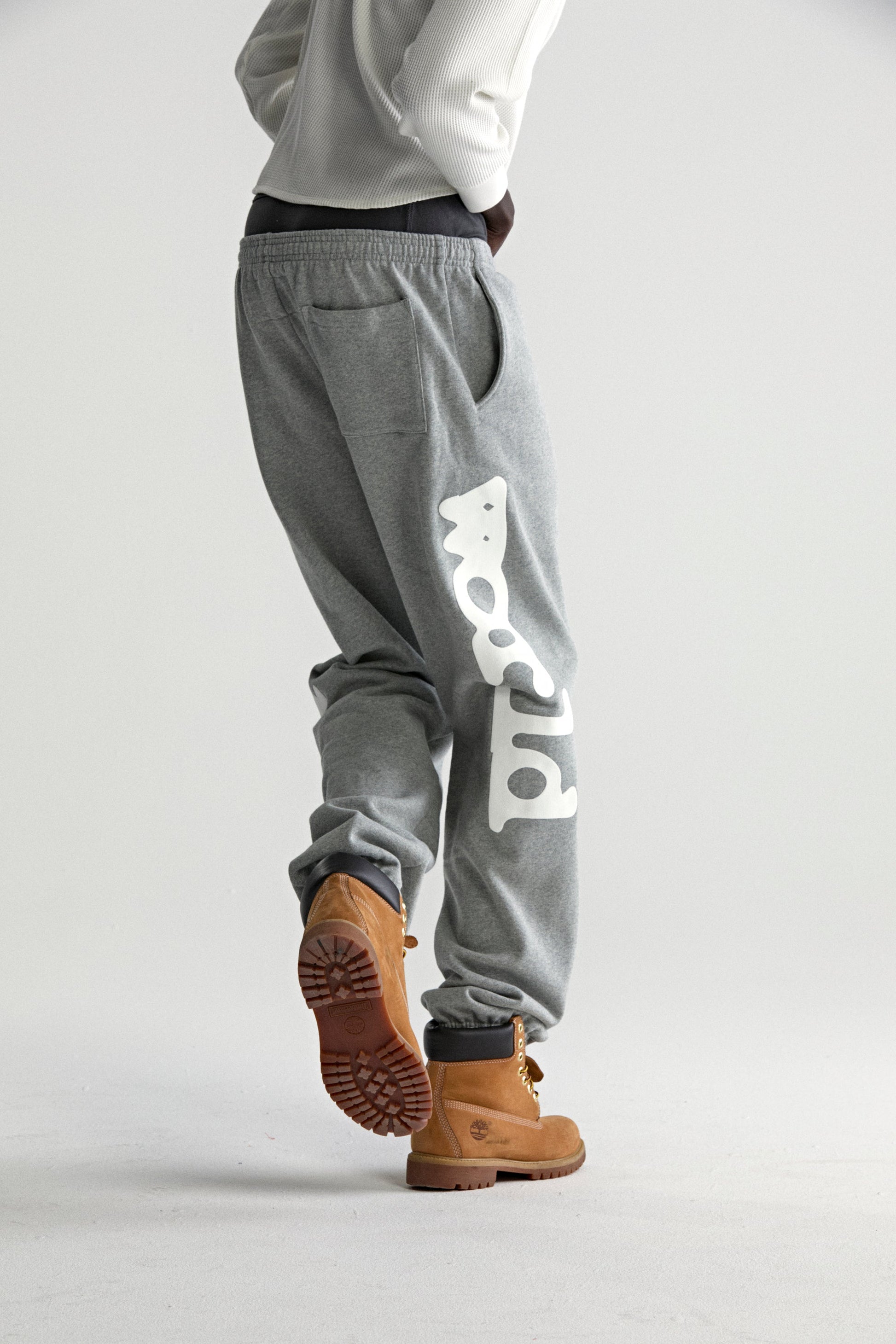 DARK HEATHER GREY BELUGA V2 SWEATPANT ON MODEL