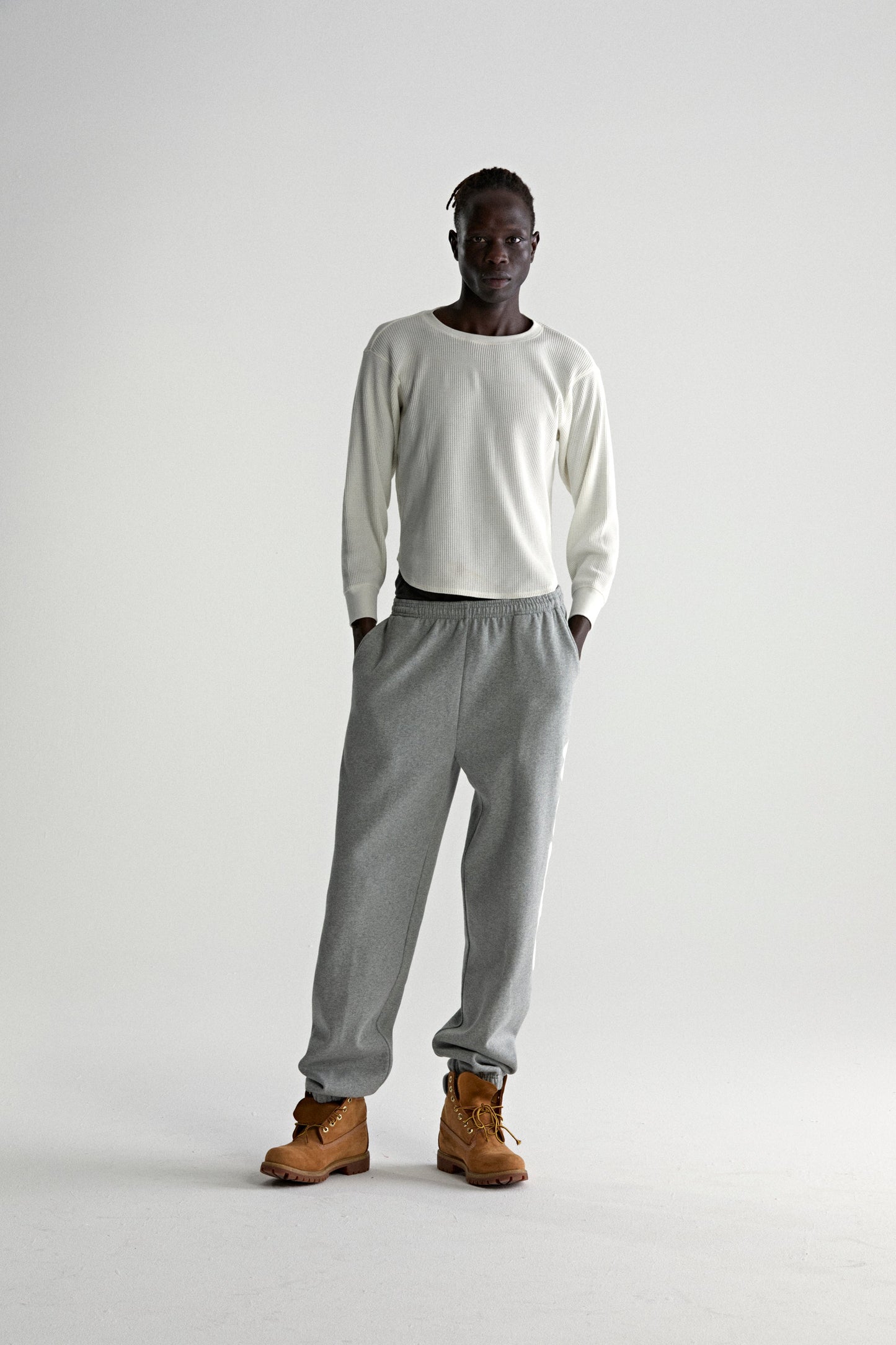 DARK HEATHER GREY BELUGA V2 SWEATPANT ON MODEL