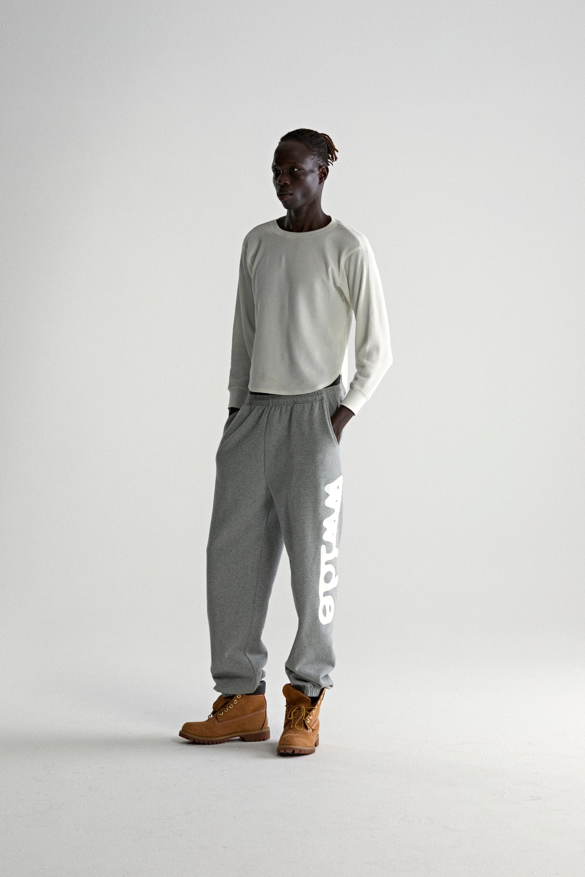 DARK HEATHER GREY BELUGA V2 SWEATPANT ON MODEL