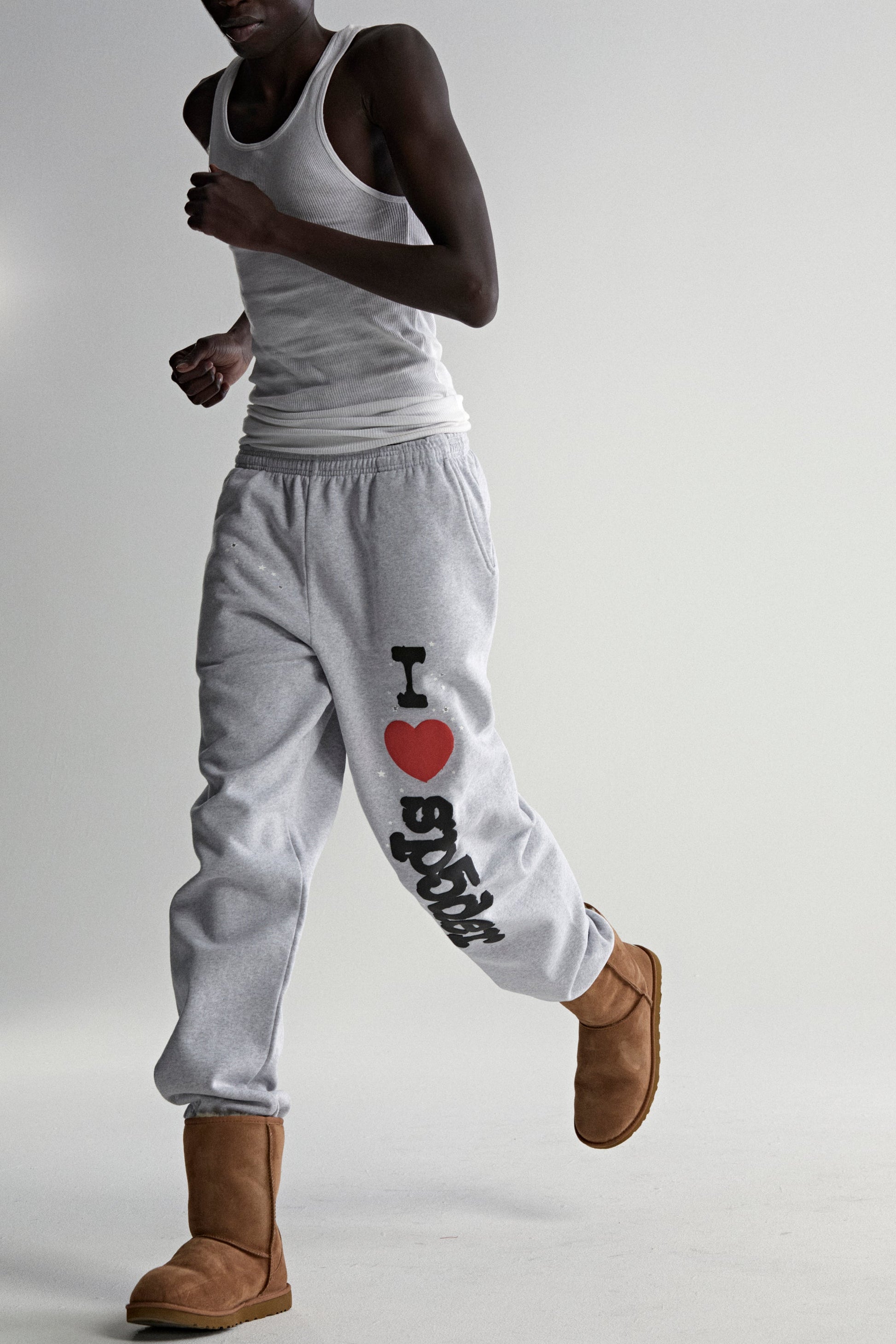 HEATHER GREY SOUVENIR SWEATPANT ON MODEL