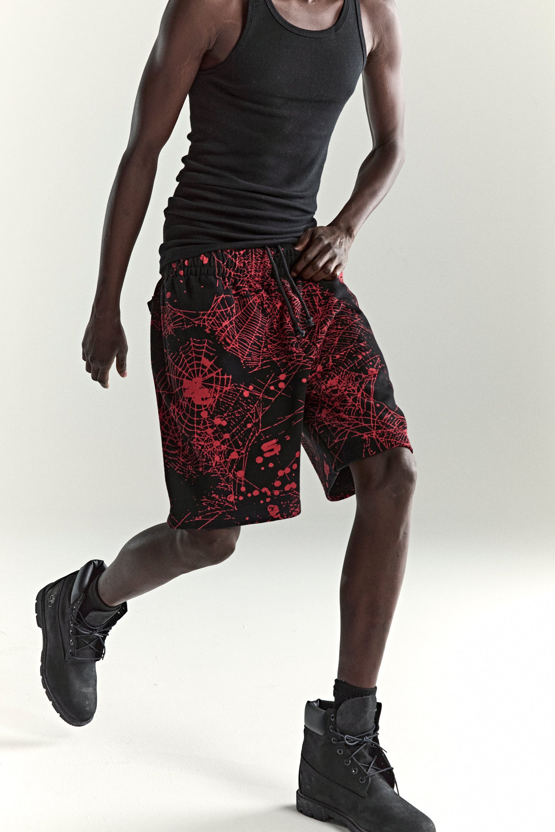 BLACK AOP WEB V2 SWEATSHORT ON MODEL