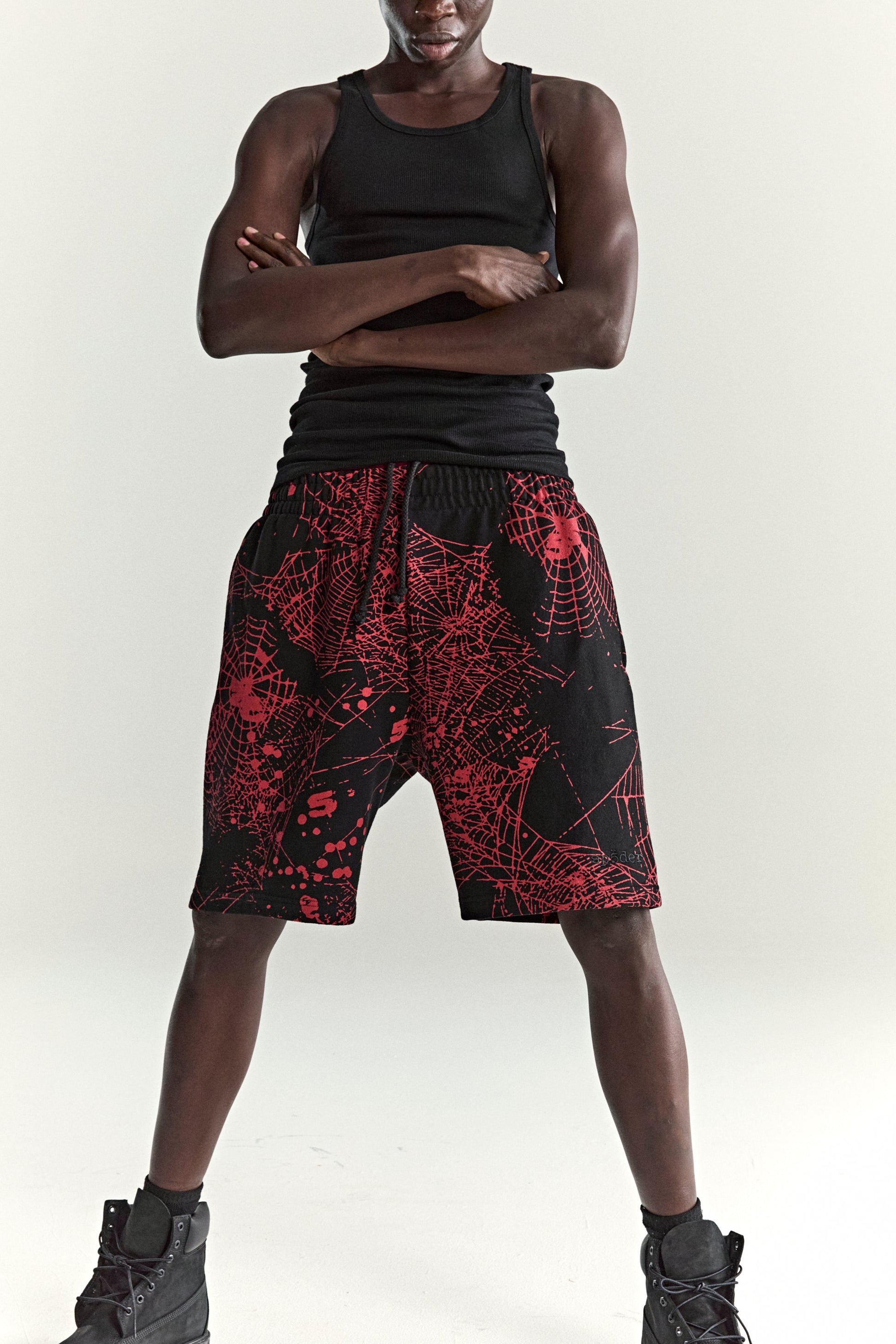 BLACK AOP WEB V2 SWEATSHORT ON MODEL