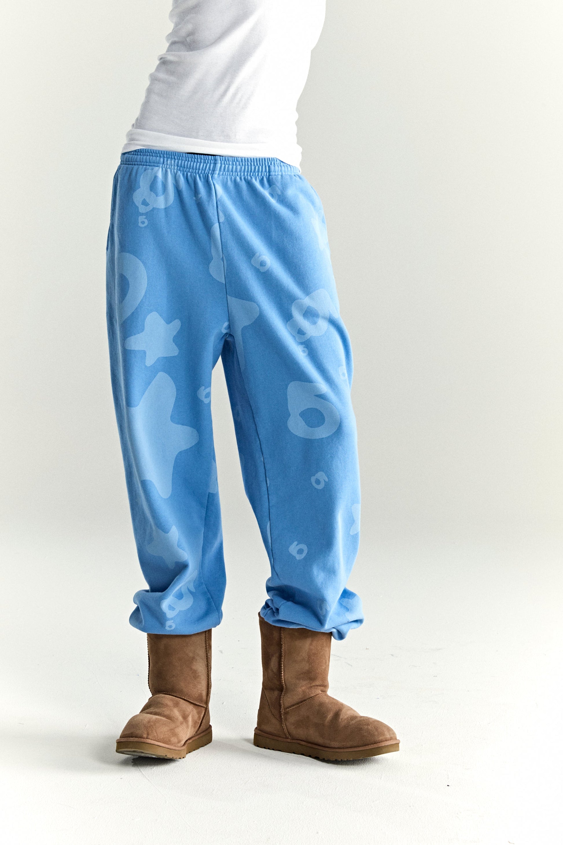 DUSTY BLUE BELUGA V2 SWEATPANT ON MODEL