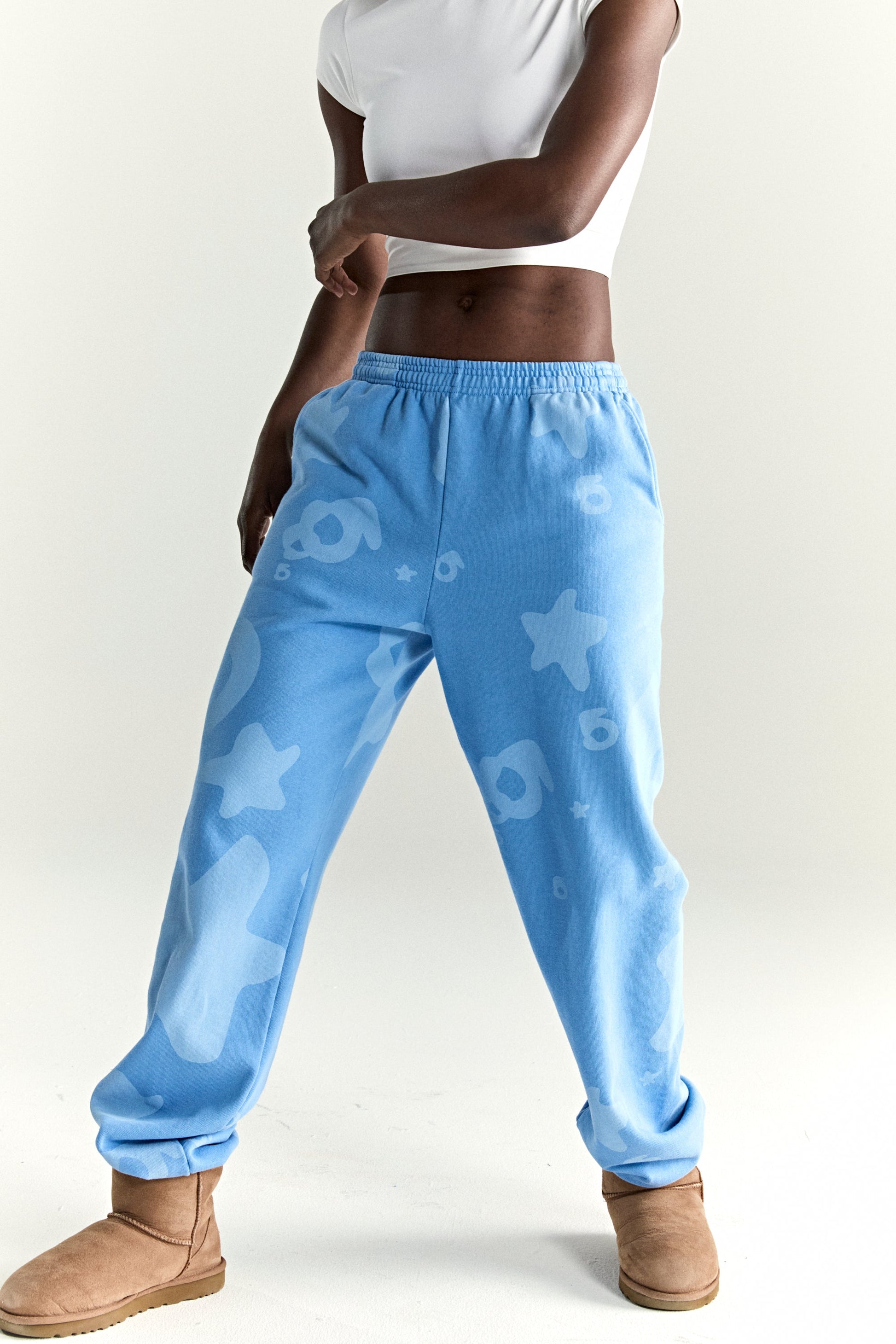 DUSTY BLUE BELUGA V2 SWEATPANT ON MODEL