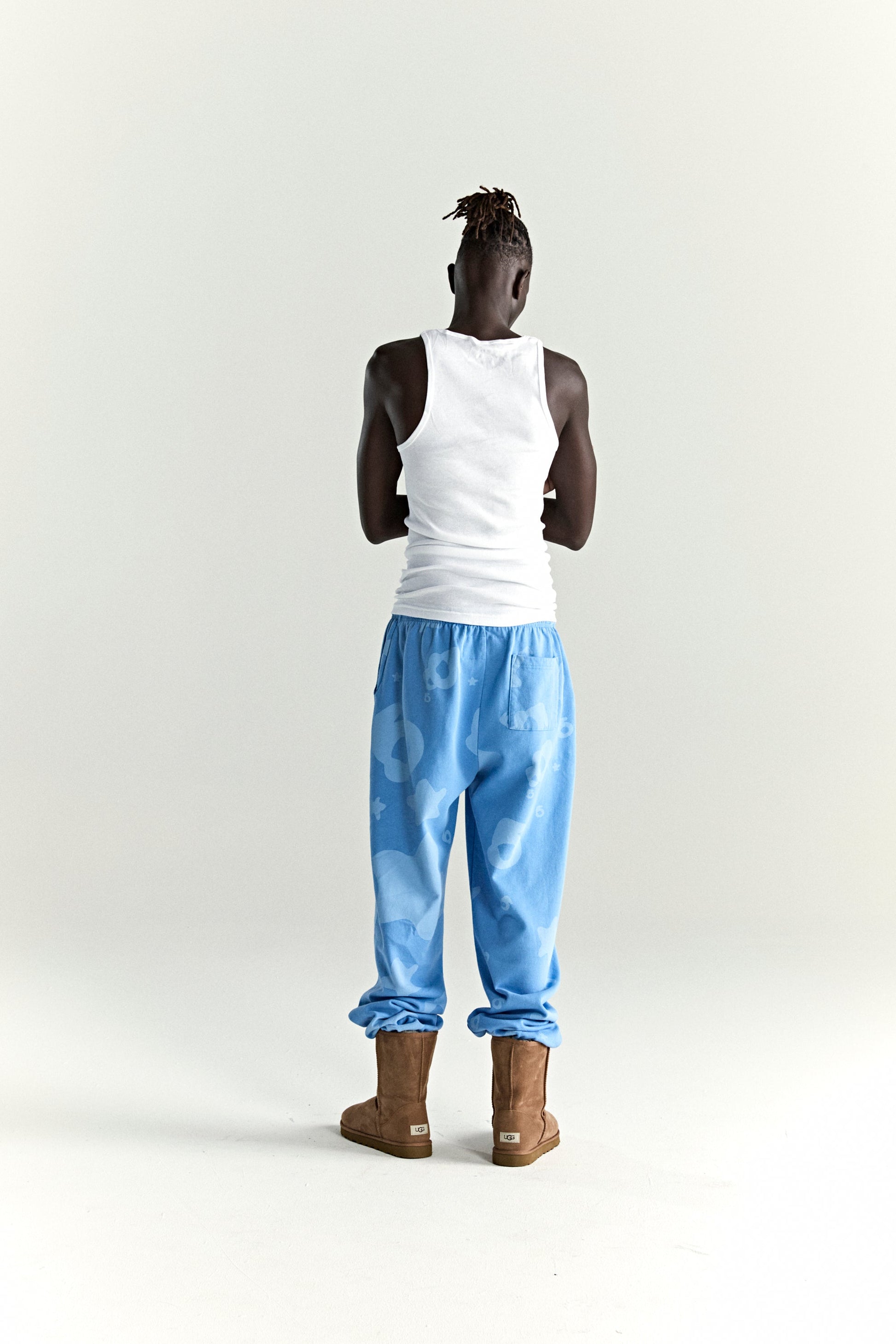 DUSTY BLUE BELUGA V2 SWEATPANT ON MODEL