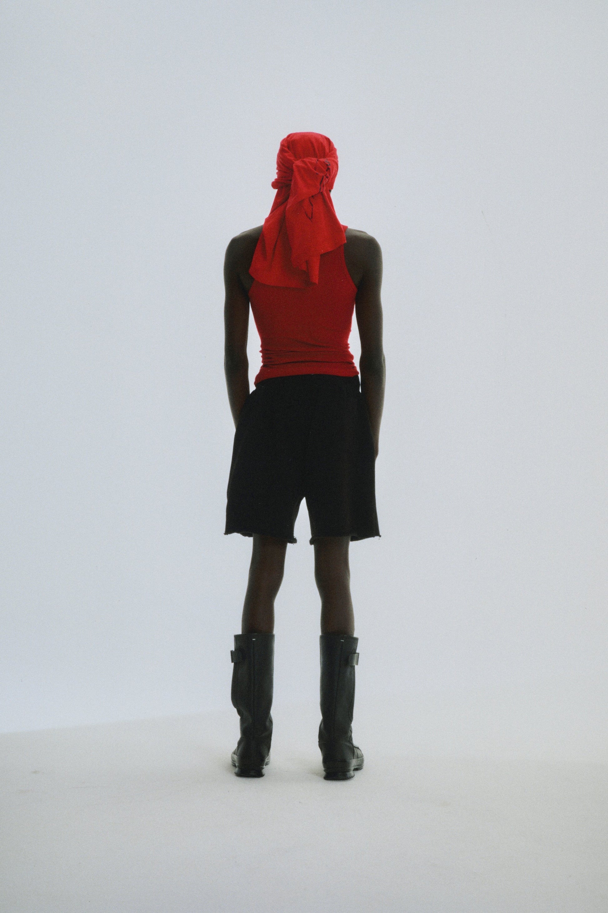 BLACK BELUGA OUTLINE SWEATSHORT ON MODEL