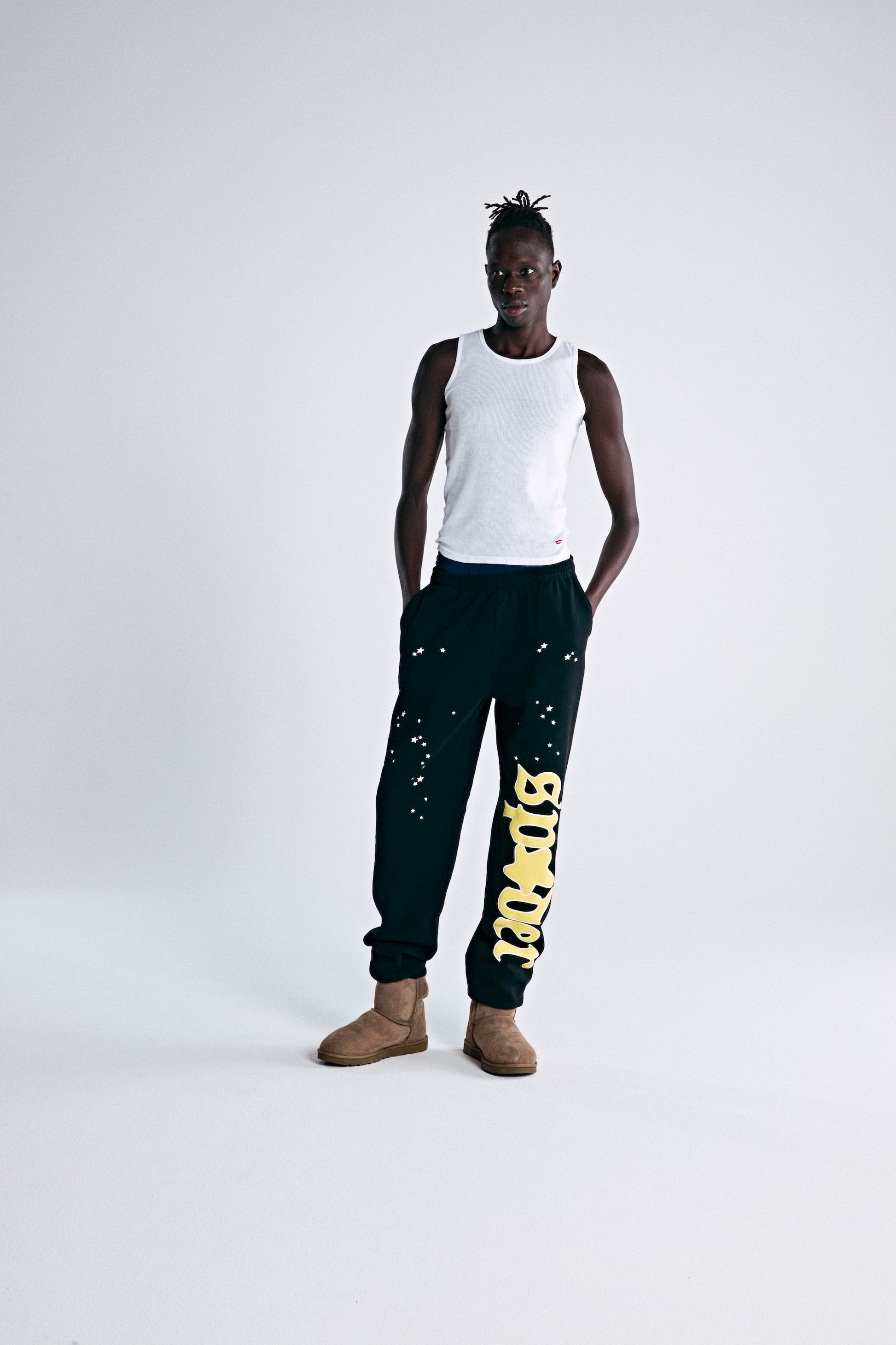 BLACK JEFFERY SWEATPANT ON MODEL