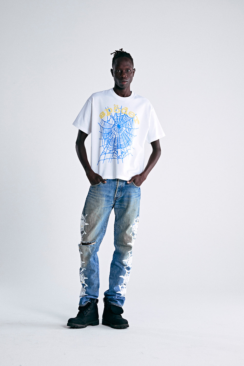 WHITE LEGACY LOGO HW TEE ON MODEL