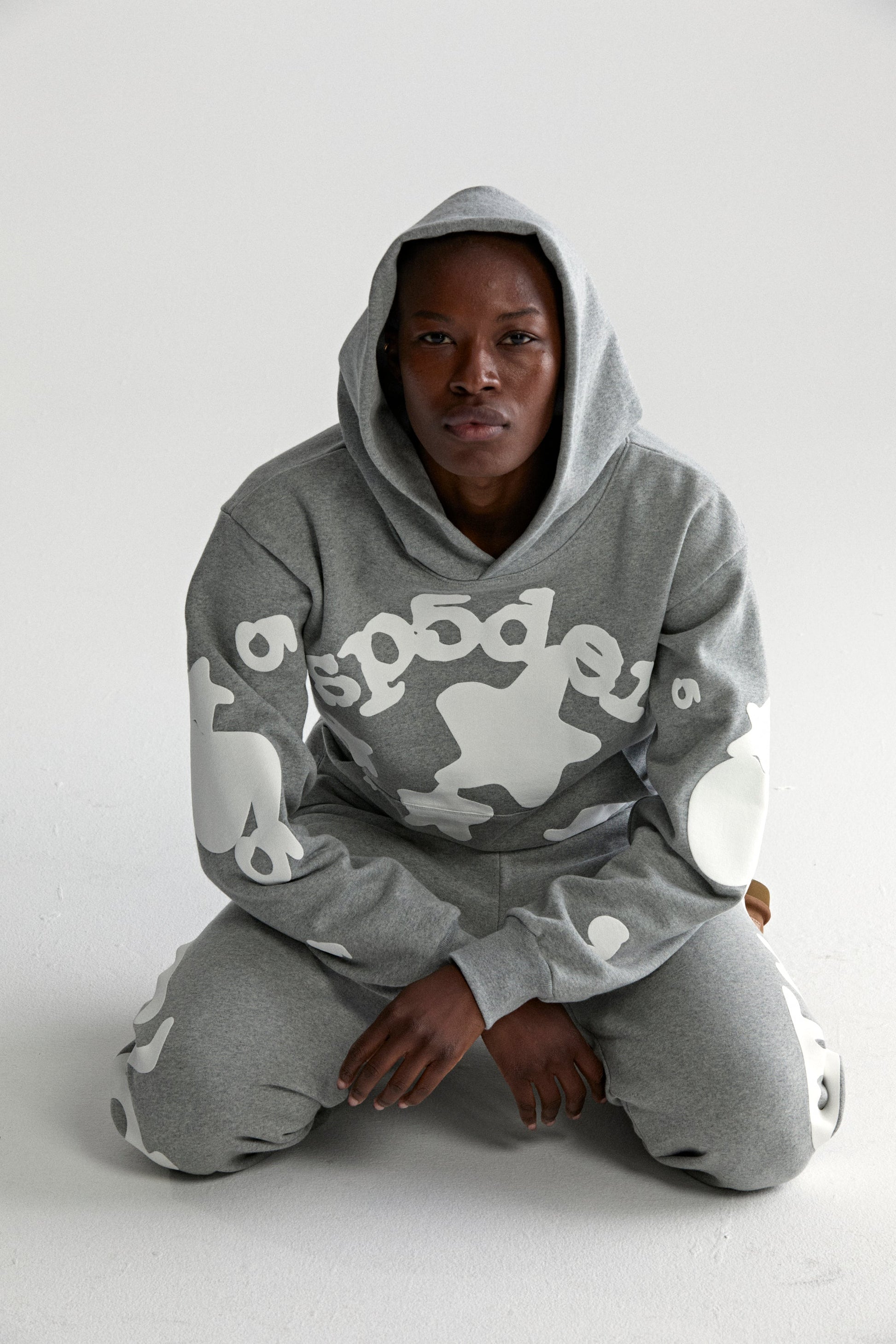 DARK HEATHER GREY BELUGA HOODIE ON MODEL