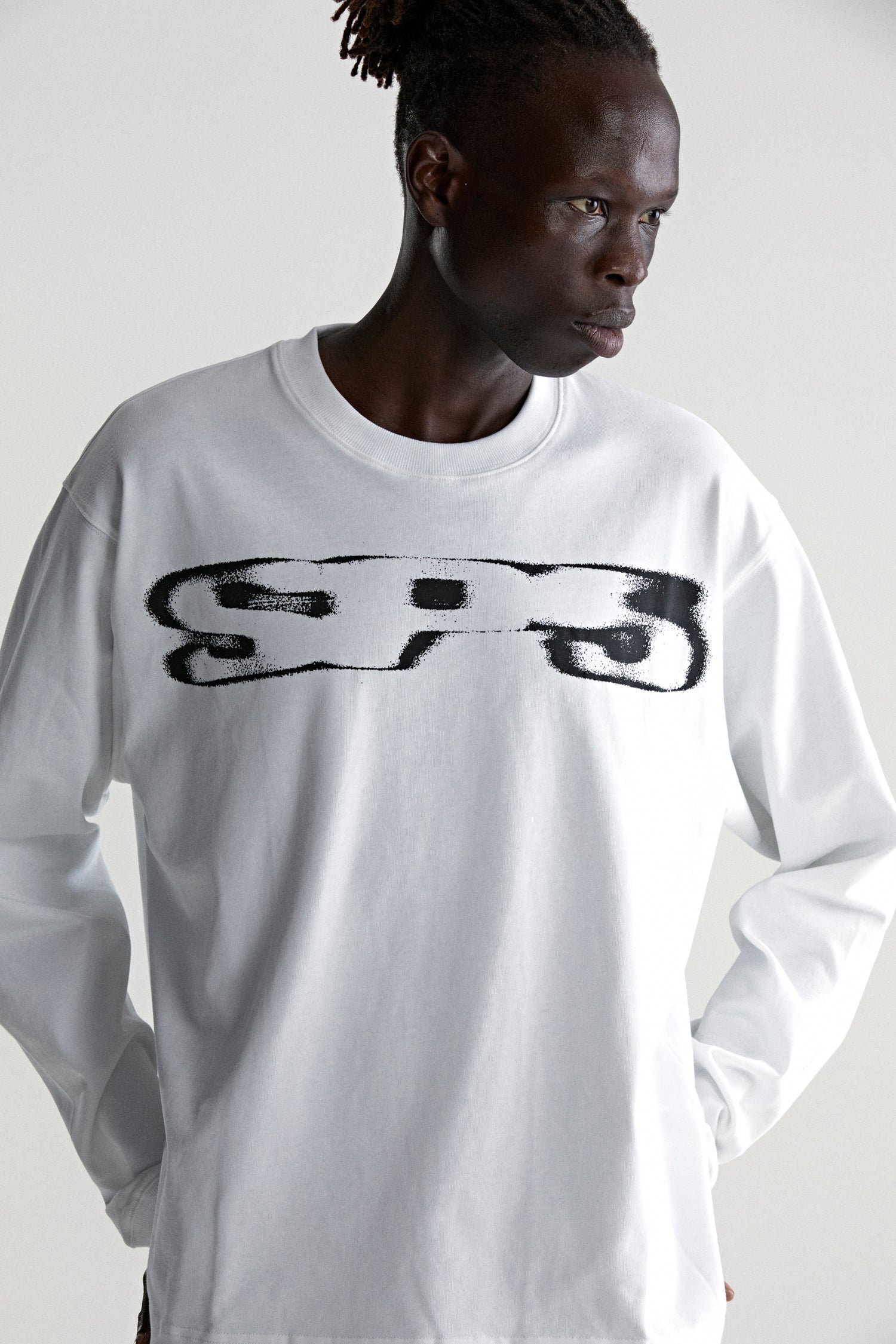 WHITE SP5 BLURRY LS TEE