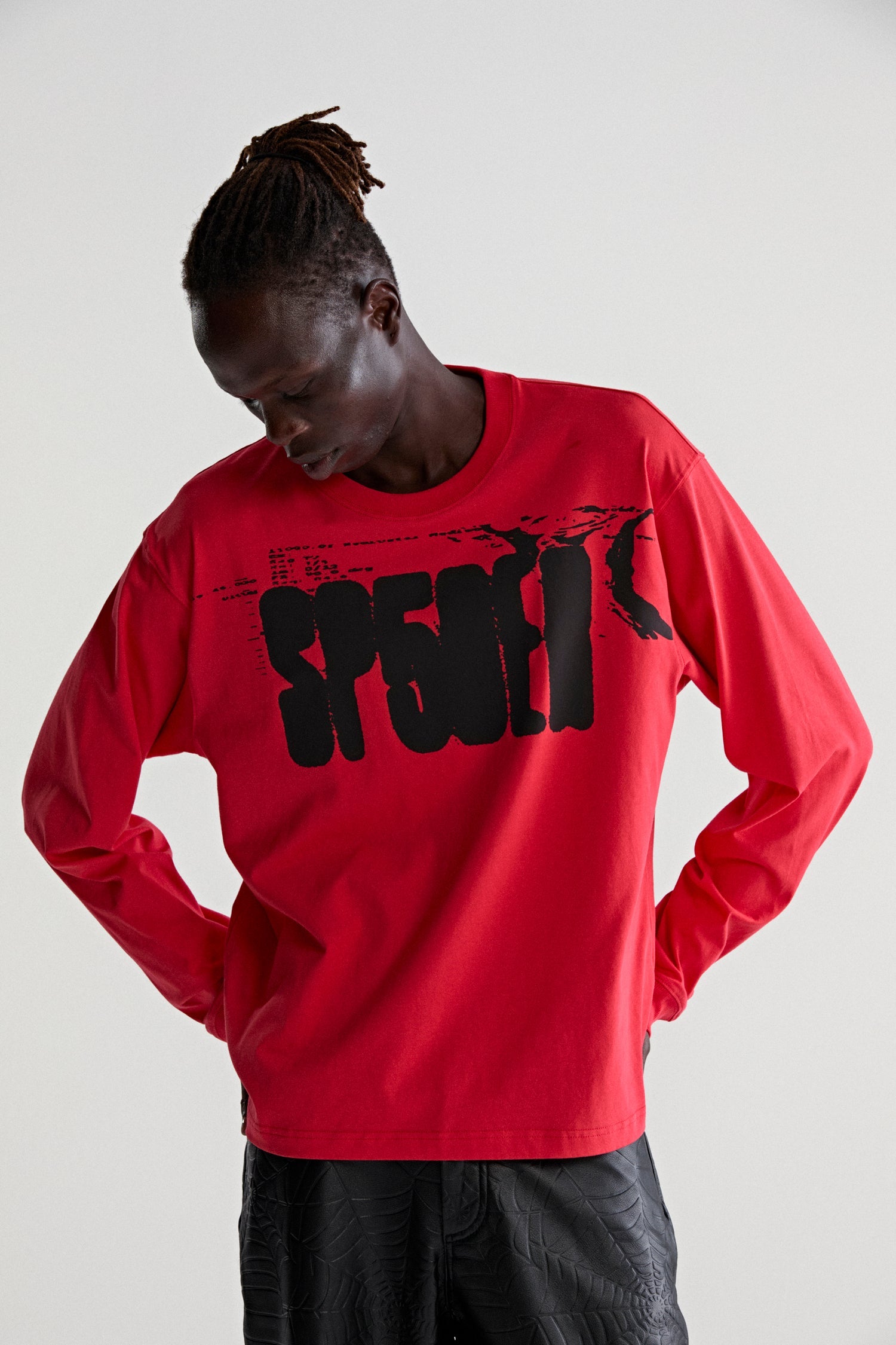 RED MAIN LABEL LS TEE