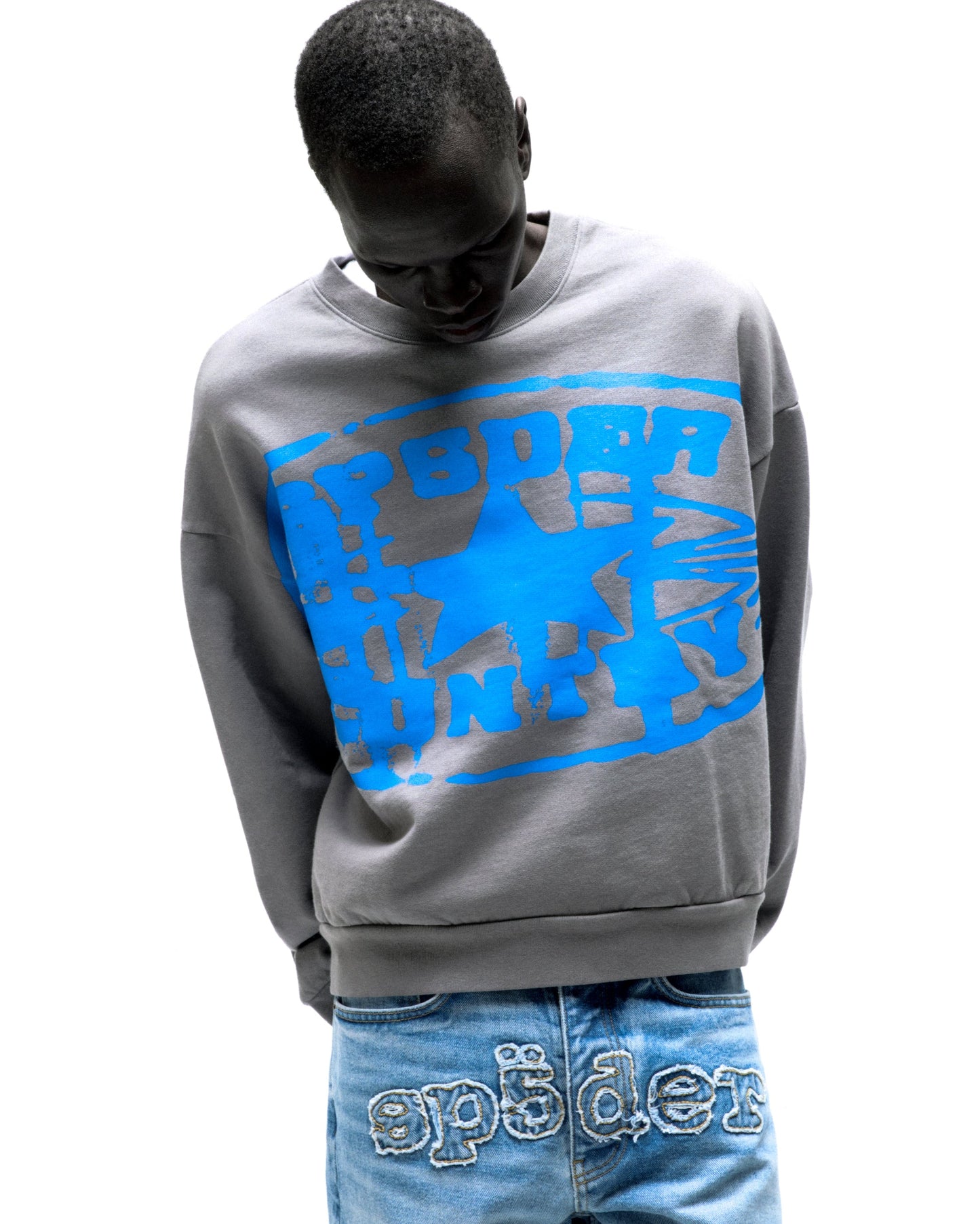 CUNTRY OVAL CREWNECK