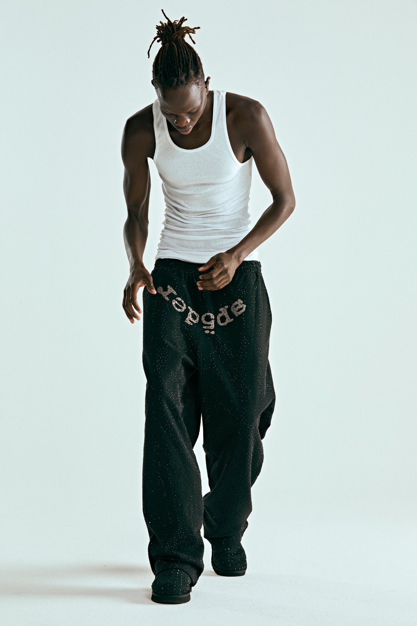 BLACK VVS SWEATPANT ON MODEL