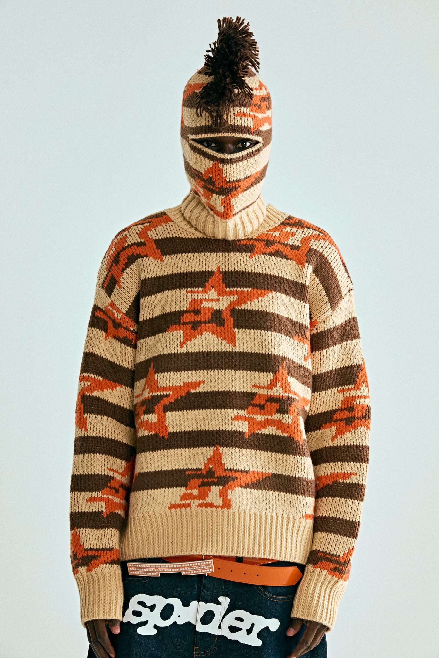 BROWN 5STAR MOHAWK BALACLAVA ON MODEL