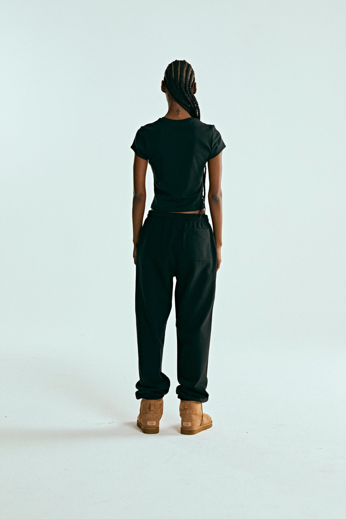 BLACK WAIT SWEATPANT ON MODEL