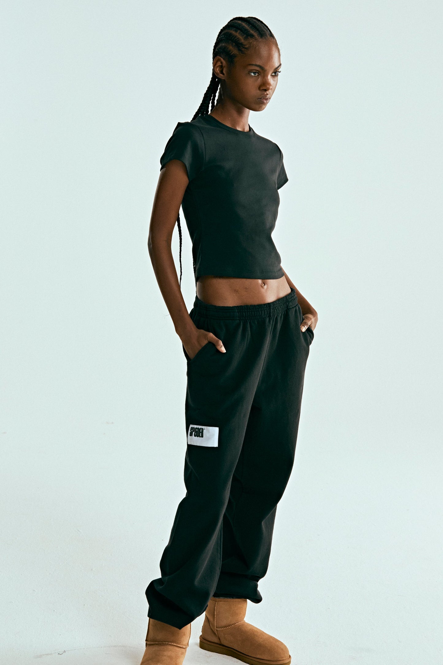 BLACK WAIT SWEATPANT ON MODEL